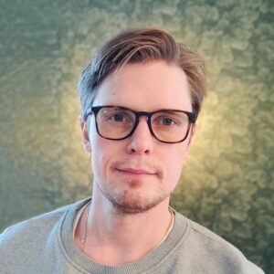 Micke ansluter till Cu29!
